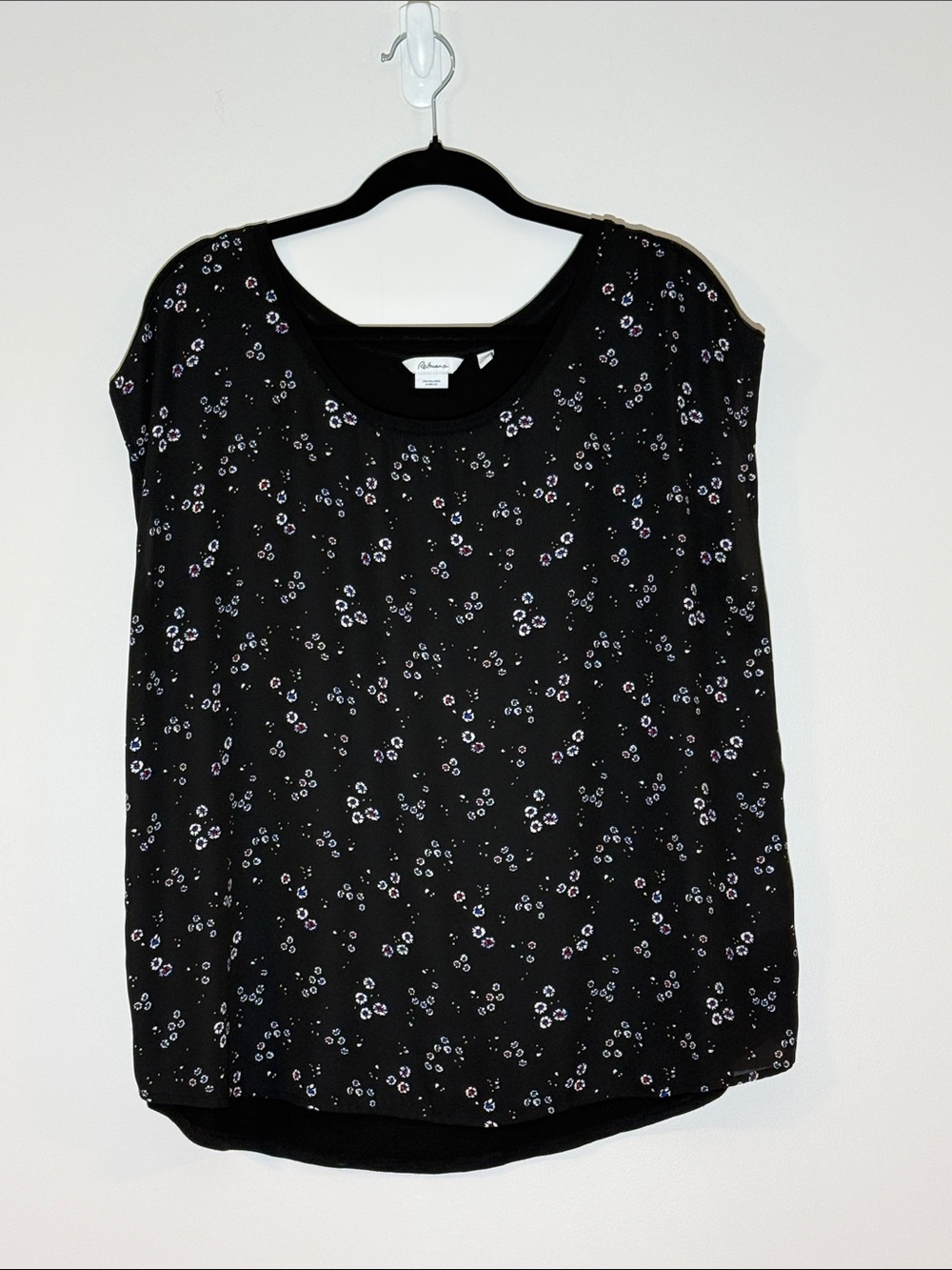 Reitmans Black Short Sleeve Scoop Neck Top with Lavender and White Dot Florals